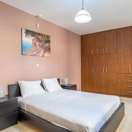 2 Bedroom Renovated Apartment With A View Atény Exteriér fotografie