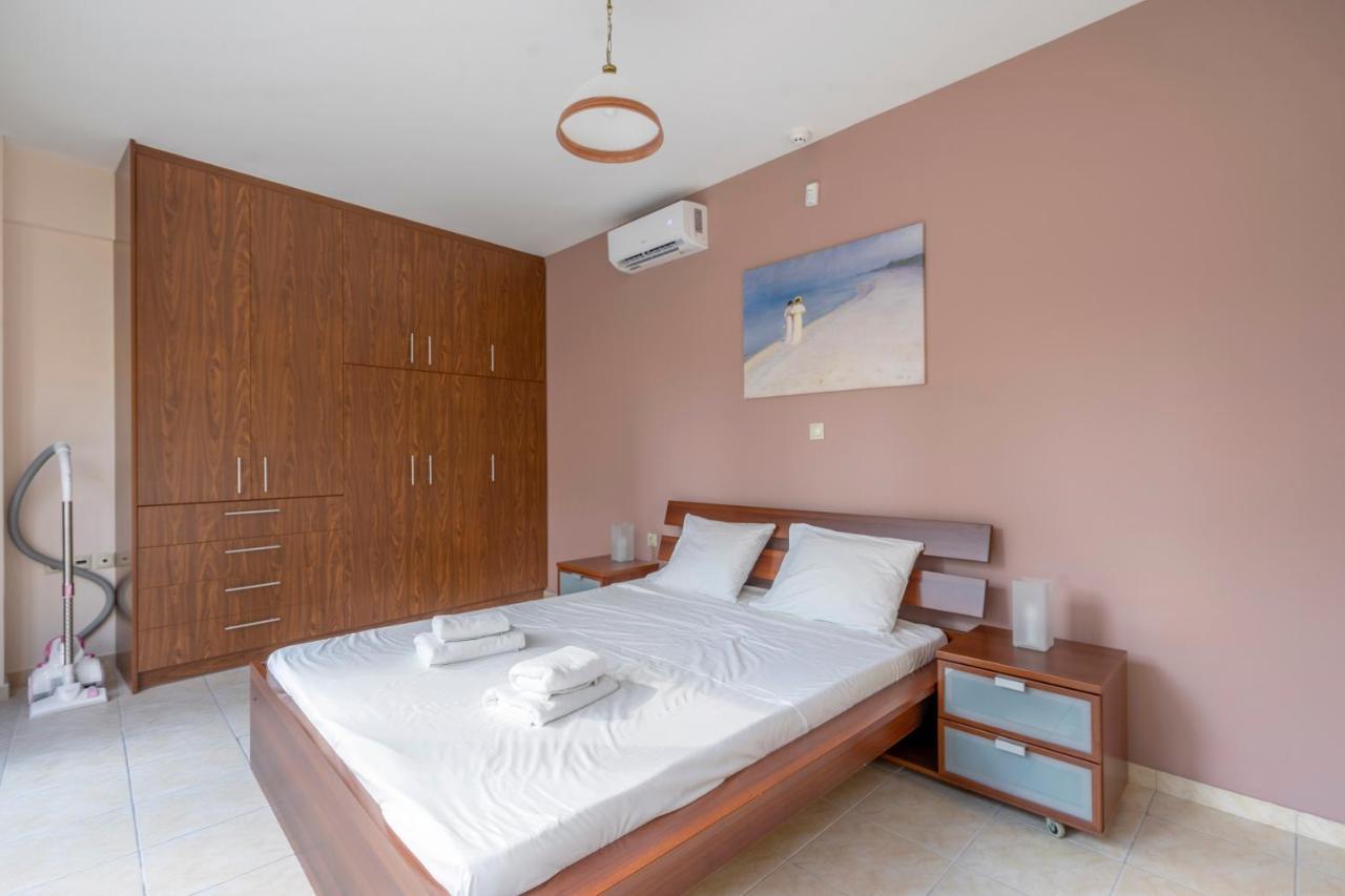 2 Bedroom Renovated Apartment With A View Atény Exteriér fotografie